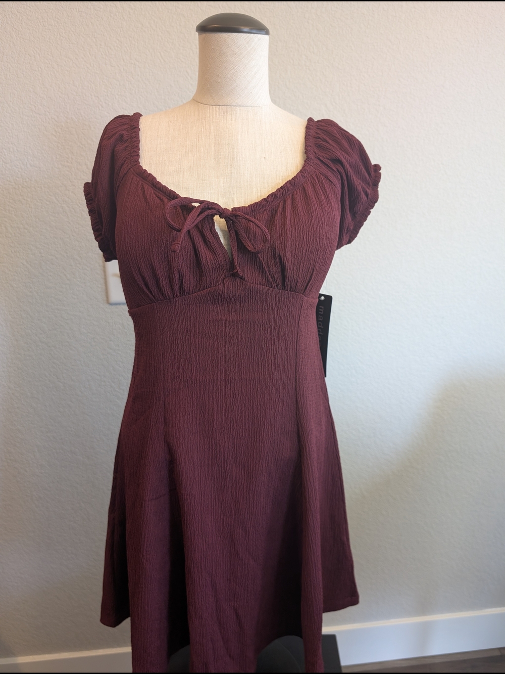 NWT Madden Girl Women's Sz L Burgundy Tie-Front Short Sleeve Dress
